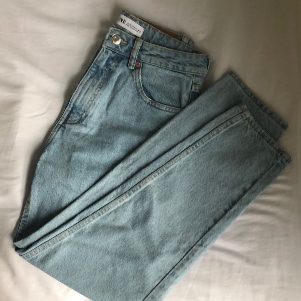 NEVER WORN Zara Mom Jeans